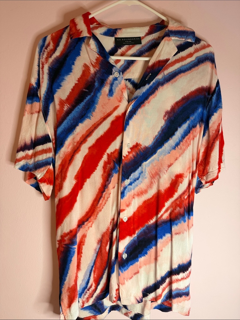 No Boundaries Abstract Print Short Sleeve Size Small